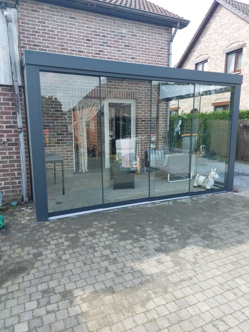 De voordelen van een overkapping met glazen schuifwanden - KingGlass NL