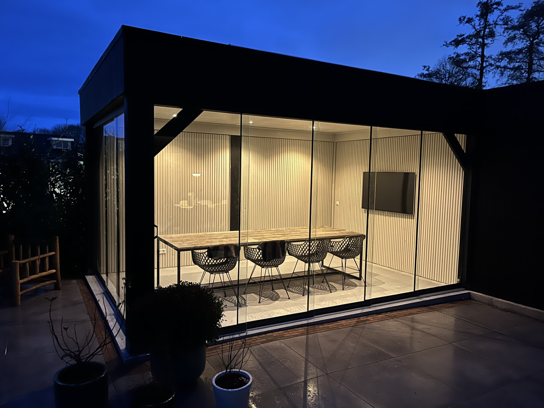 Waar ga ik mijn terrasoverkapping met glazen schuifwand voor gebruiken? - KingGlass NL