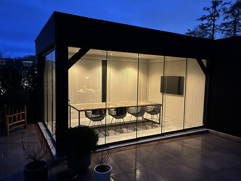 Waar ga ik mijn terrasoverkapping met glazen schuifwand voor gebruiken? - KingGlass NL